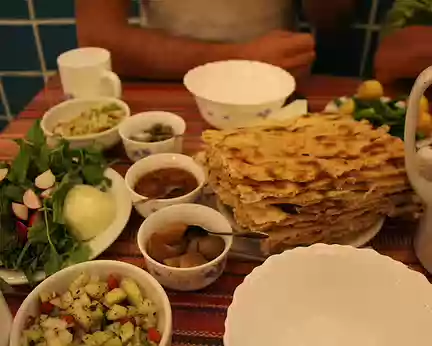 PXL088 Dans un restaurant traditionnel iranien.Iranshahr ShomaliMousa Kalantari St. #82Telephone: 88810008